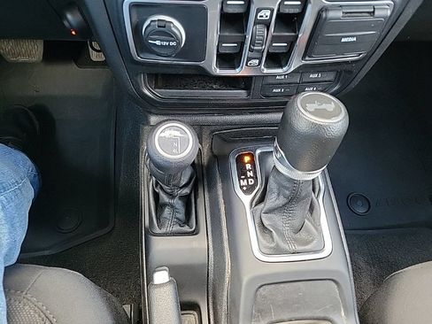 Used 2023 Jeep Wrangler Unlimited Sport AWD/4WD image 17