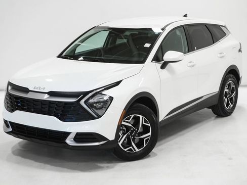 Used 2023 Kia Sportage LX image 2