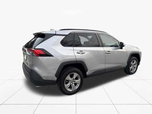 Used 2022 Toyota RAV4 XLE image 9