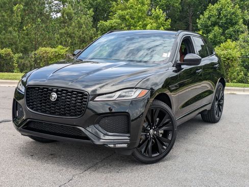 New 2026 Jaguar F-PACE R-Dynamic S image 2