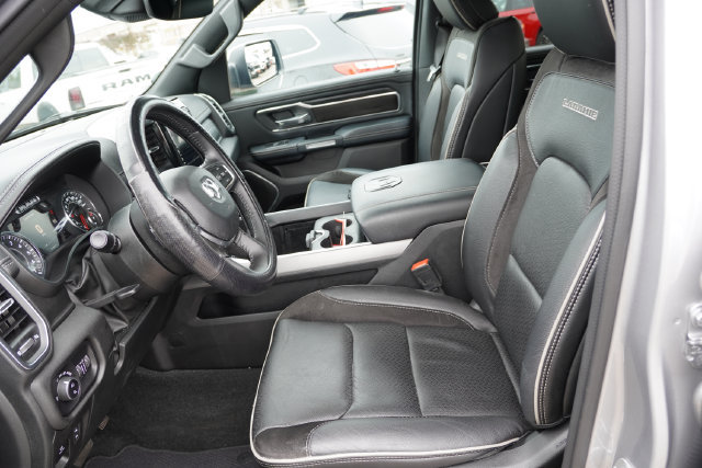 Used 2023 RAM 1500 Laramie AWD/4WD image 4