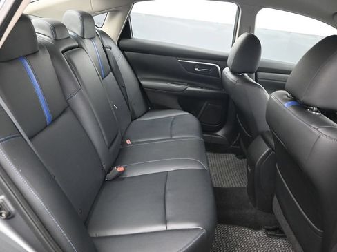Used 2018 Nissan Altima 2.5 SR w/ SR Special Edition FWD image 16