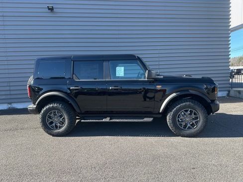 New 2025 Ford Bronco Badlands image 2