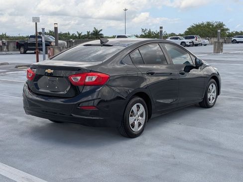 Used 2017 Chevrolet Cruze LS FWD image 5