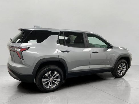 Used 2025 Chevrolet Equinox LT AWD/4WD image 3