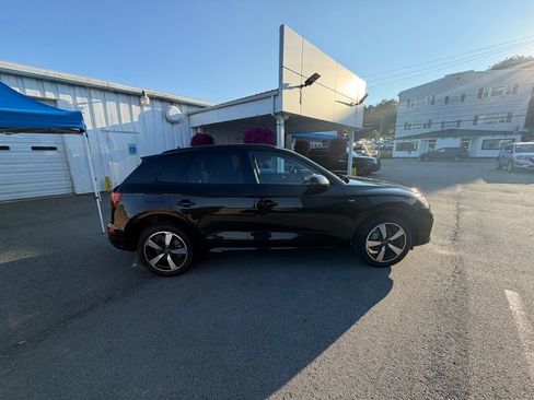 Used 2023 Audi Q5 2.0T Premium Plus w/ Premium Plus Package AWD/4WD image 6