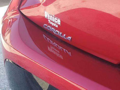 Used 2025 Toyota Corolla SE FWD image 9