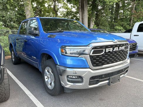 Used 2025 RAM 1500 Big Horn AWD/4WD image 3