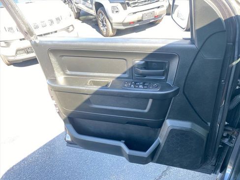 Used 2019 RAM 1500 Express AWD/4WD image 19