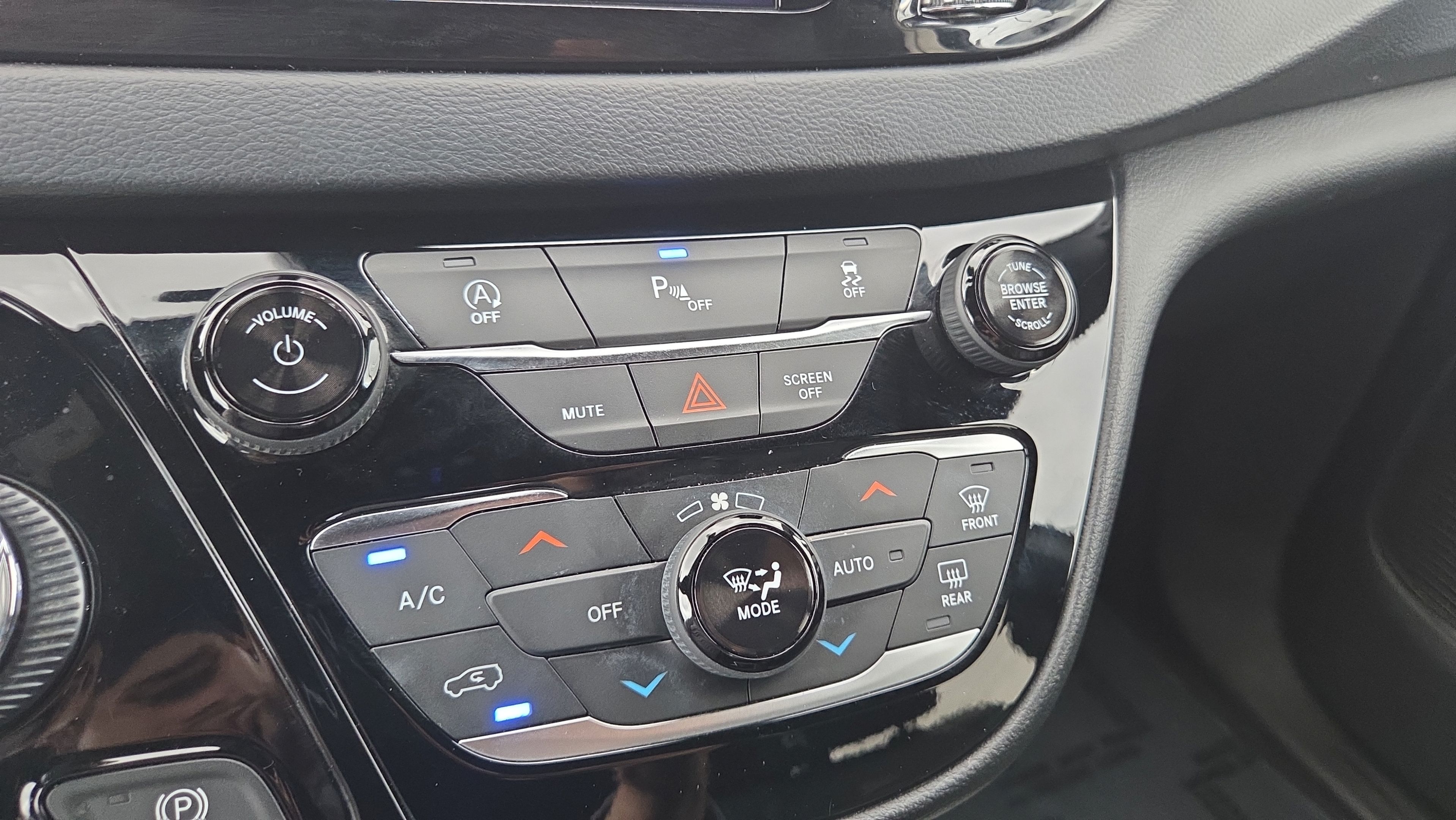 Used 2019 Chrysler Pacifica Touring-L Plus w/ S Appearance Package FWD image 26