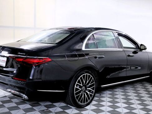 Used 2022 Mercedes-Benz S 580 4MATIC Sedan w/ Rear Seat Package image 6