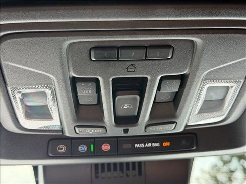 Used 2023 GMC Sierra 1500 Denali Ultimate AWD/4WD image 33
