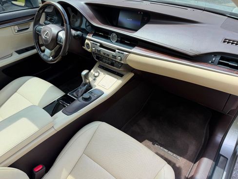 Used 2016 Lexus ES 350 w/ Premium Package w/Wood Trim FWD image 27