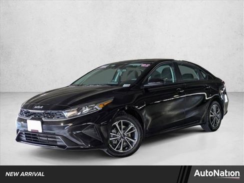 Used 2022 Kia Forte LXS image 1