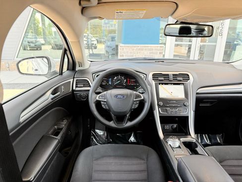 Used 2019 Ford Fusion SE FWD image 23