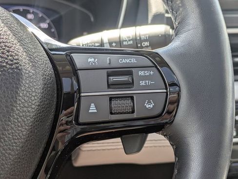 Used 2025 Honda Pilot Elite image 28