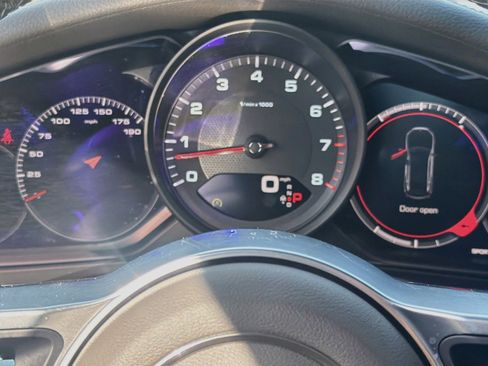 Used 2020 Porsche Panamera RWD image 11