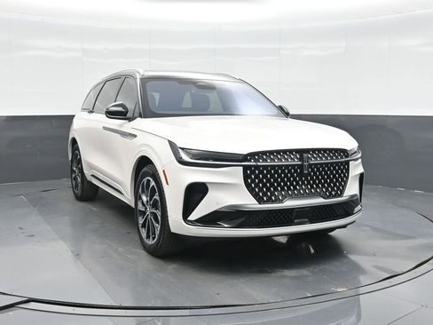 Used 2026 Lincoln Nautilus Reserve AWD/4WD image 7