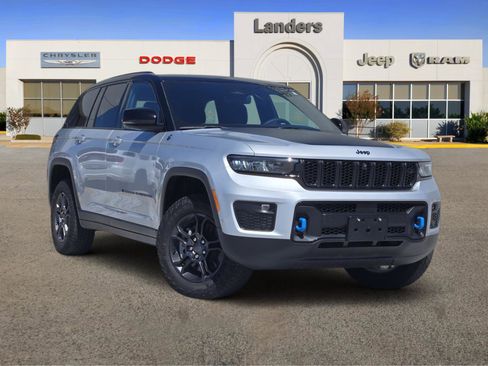 Used 2024 Jeep Grand Cherokee Trailhawk w/ Advanced Protech Group II AWD/4WD image 1