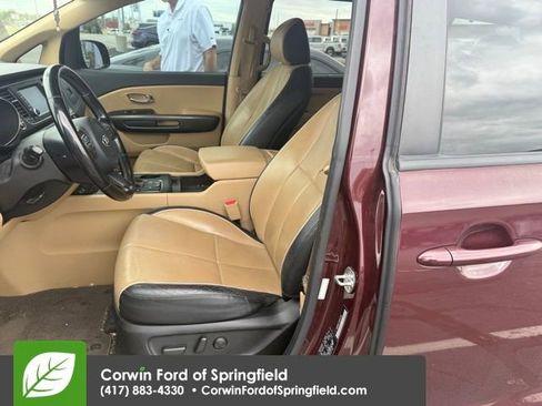 Used 2018 Kia Sedona LX w/ LX Essentials Premium Package image 8