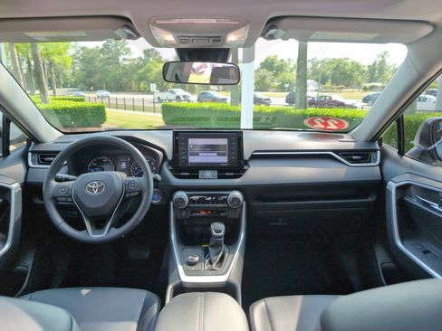 Certified 2022 Toyota RAV4 XLE Premium image 29
