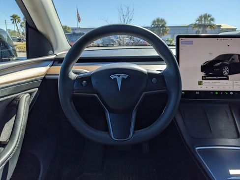 Used 2023 Tesla Model Y Long Range image 16