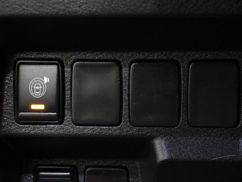 Used 2024 Nissan Frontier SV w/ Technology Package RWD image 11