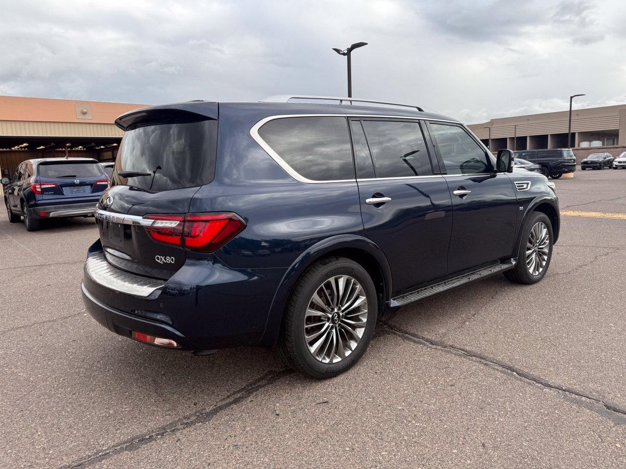 Used 2018 INFINITI QX80 4WD w/ Driver Assistance Package image 5