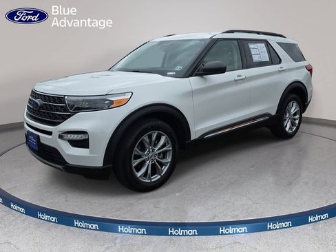 Certified 2023 Ford Explorer XLT w/ Equipment Group 202A AWD/4WD image 1