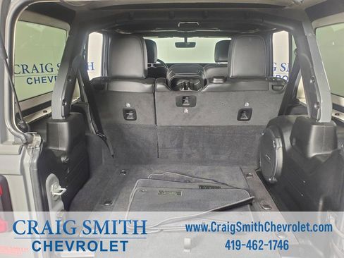 Used 2022 Jeep Wrangler Unlimited Sahara image 6