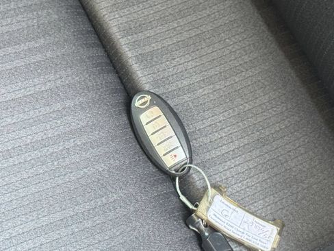 Used 2025 Nissan Altima 2.5 SV FWD image 17