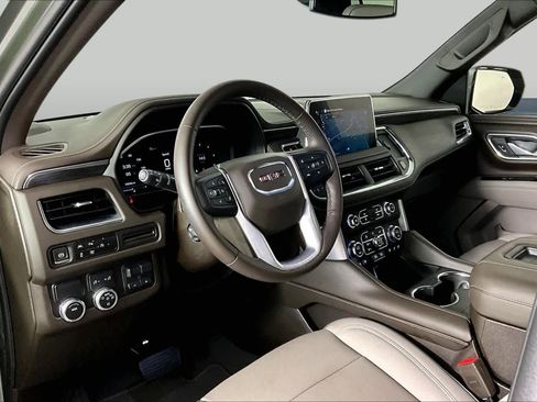 Used 2023 GMC Yukon SLT w/ SLT Luxury Package RWD image 16