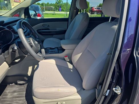 Used 2019 Kia Sedona LX FWD image 11