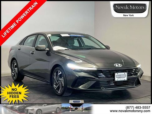 Used 2025 Hyundai Elantra Limited FWD image 1