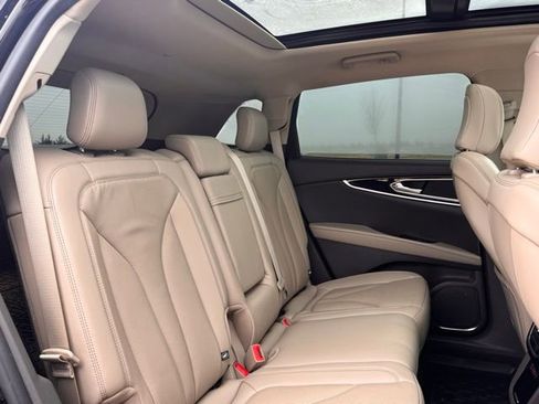 Used 2023 Lincoln Nautilus Reserve w/ Monochromatic Package image 26