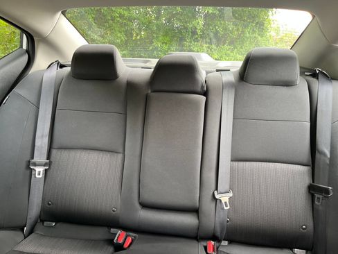 Used 2025 Nissan Altima 2.5 SV FWD image 38