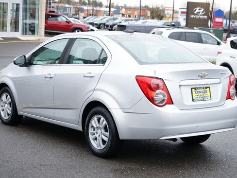 Used 2015 Chevrolet Sonic LT image 7