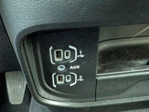 Used 2024 RAM 2500 Big Horn image 24