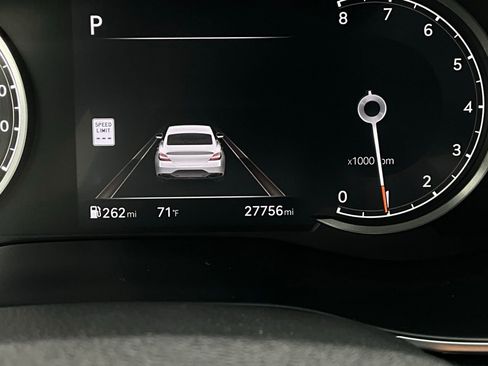 Used 2025 Genesis G70 2.5T image 41