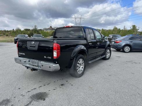 Used 2013 Nissan Frontier SL w/ Moonroof Pkg image 3