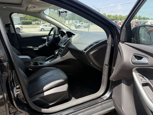 Used 2013 Ford Focus SE FWD image 10