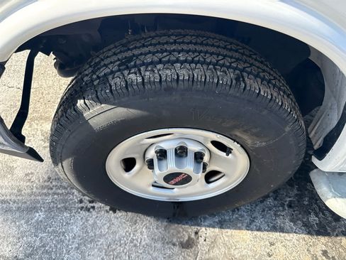 Used 2024 GMC Savana 2500 w/ Driver Convenience Package image 11