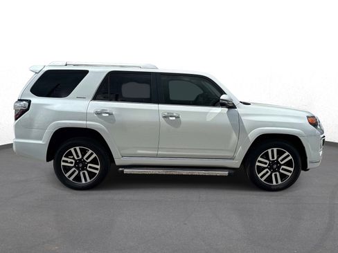 Used 2024 Toyota 4Runner Limited AWD/4WD image 2