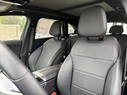 Used 2023 Mercedes-Benz GLC 300 4MATIC image 10