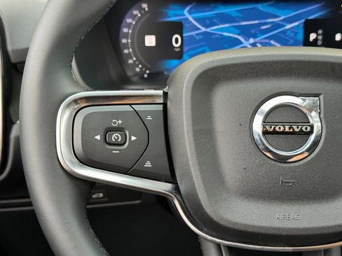 Used 2024 Volvo XC40 B5 Ultimate w/ Climate Package AWD/4WD image 22
