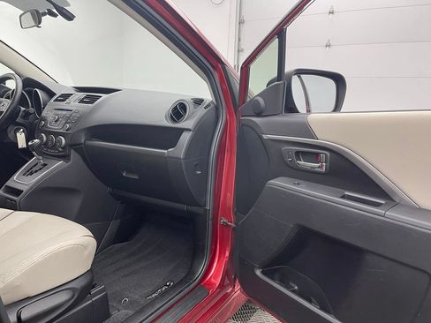 Used 2014 MAZDA MAZDA5 Grand Touring FWD image 26