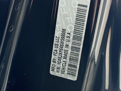 Used 2025 Jeep Wrangler Sahara w/ Safety Group image 12