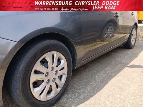 Used 2013 Kia Forte EX w/ Fuel Economy Pkg FWD image 20
