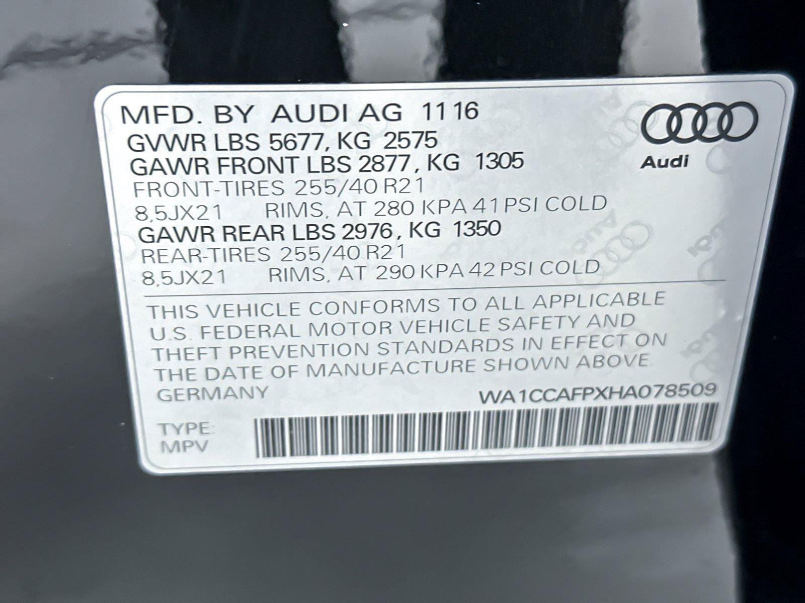 Used 2017 Audi SQ5 Premium Plus w/ Technology Package AWD/4WD image 28