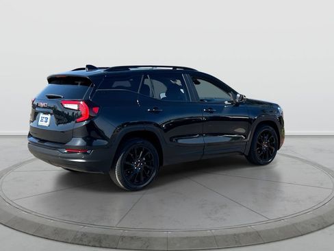 Used 2024 GMC Terrain SLE w/ Driver Convenience Package FWD image 8